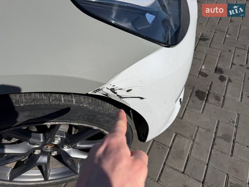 Седан Tesla Model 3 2021 в Луцке
