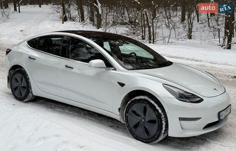 Седан Tesla Model 3 2018 в Киеве