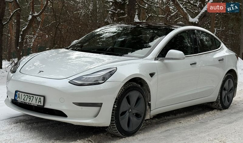 Седан Tesla Model 3 2018 в Киеве
