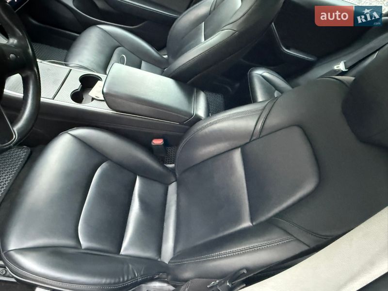 Седан Tesla Model 3 2018 в Киеве