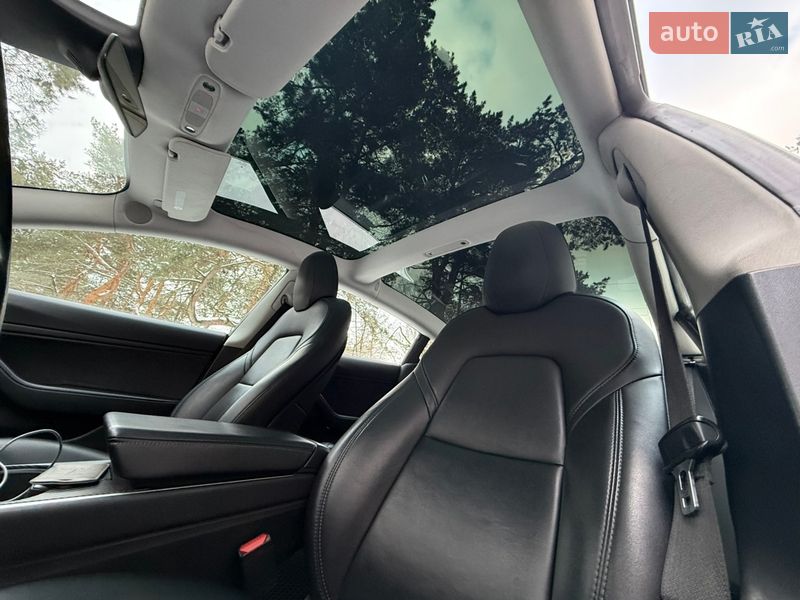 Седан Tesla Model 3 2018 в Киеве