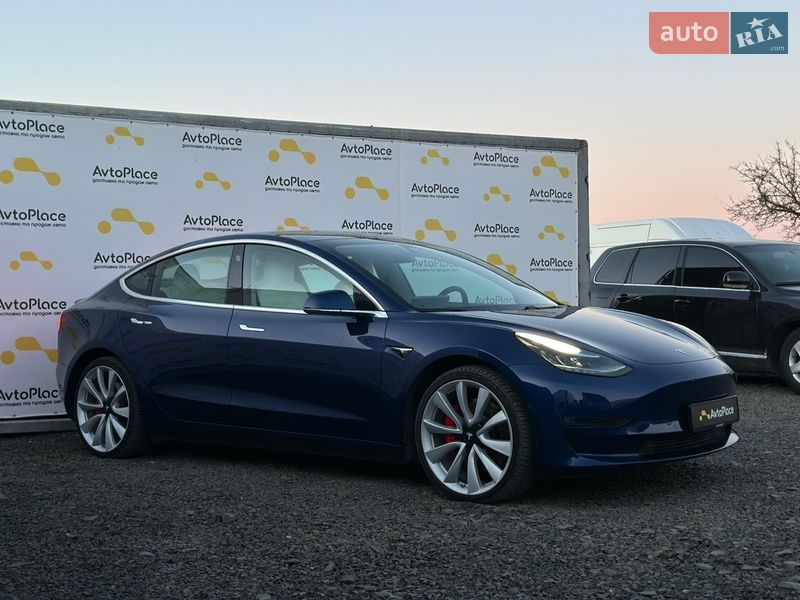 Седан Tesla Model 3 2019 в Луцке фото 5 Седан Tesla Model 3 2019 в Луцке
