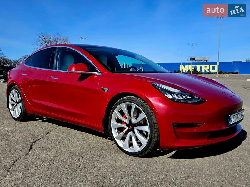 Седан Tesla Model 3 2018 в Дніпрі
