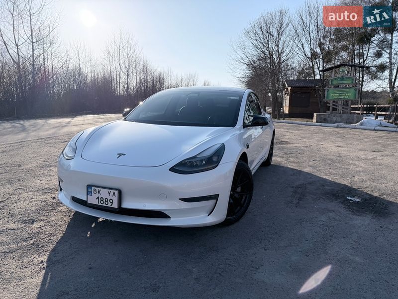Tesla Model 3 2021