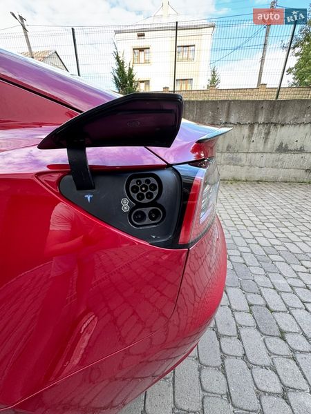 Седан Tesla Model 3 2021 в Львові