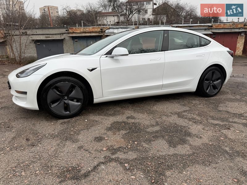 Седан Tesla Model 3 2018 в Киеве
