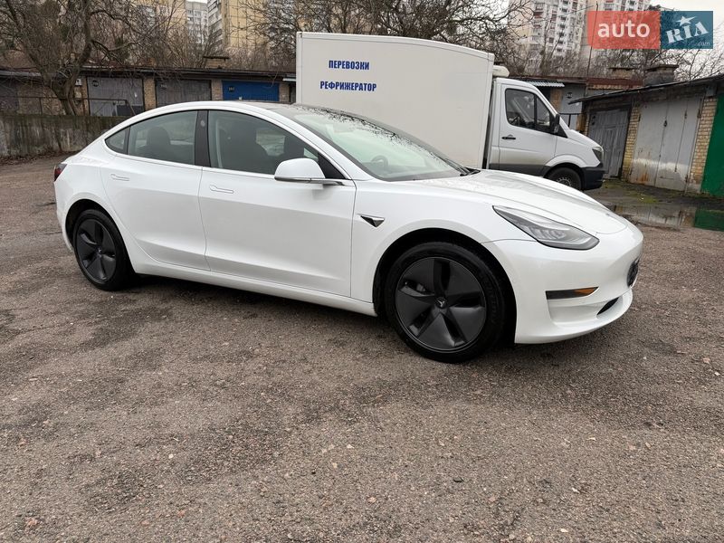 Седан Tesla Model 3 2018 в Киеве