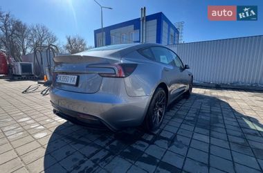 Седан Tesla Model 3 2024 в Черкассах