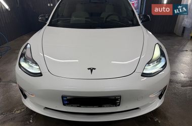 Седан Tesla Model 3 2021 в Києві