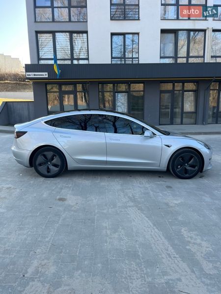 Седан Tesla Model 3 2018 в Новояворовске