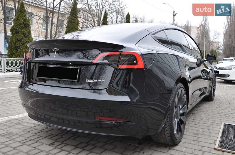 Седан Tesla Model 3 2021 в Одессе
