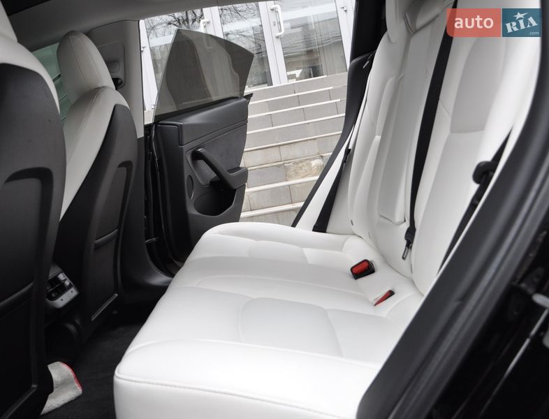Седан Tesla Model 3 2021 в Одессе