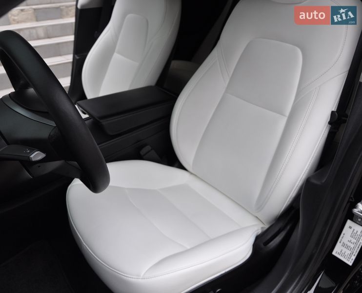 Седан Tesla Model 3 2021 в Одессе