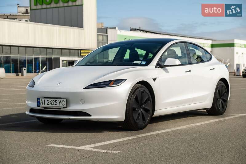 Седан Tesla Model 3 2024 в Ирпене