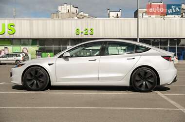 Седан Tesla Model 3 2024 в Ирпене