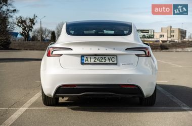 Седан Tesla Model 3 2024 в Ирпене