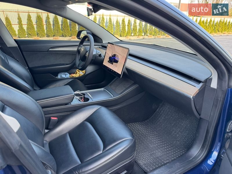 Седан Tesla Model 3 2022 в Луцке