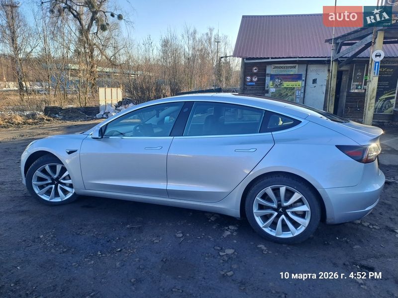 Седан Tesla Model 3 2018 в Житомире
