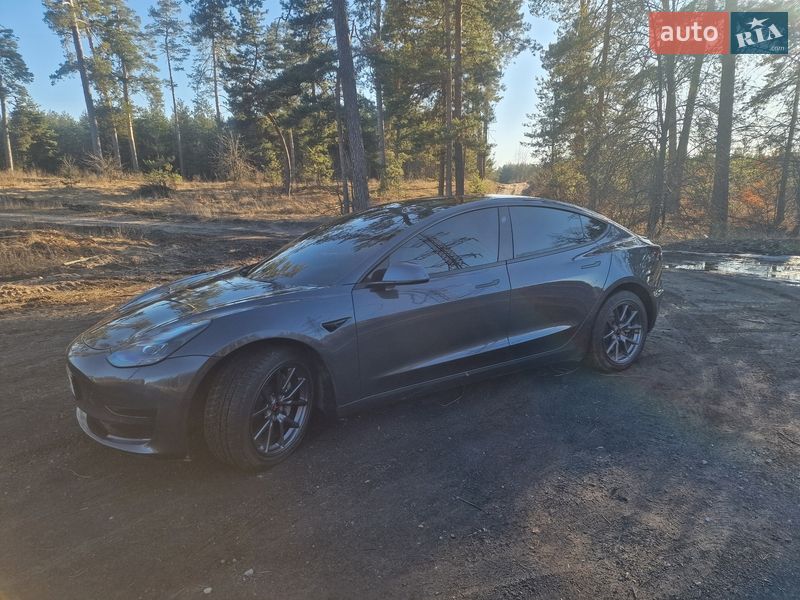 Седан Tesla Model 3 2021 в Черкассах