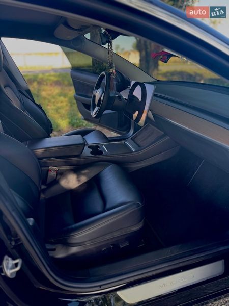 Седан Tesla Model 3 2019 в Дніпрі