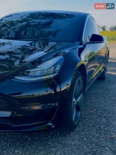 Седан Tesla Model 3 2019 в Дніпрі