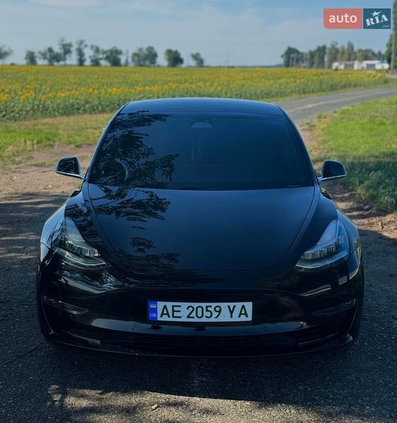 Седан Tesla Model 3 2019 в Дніпрі