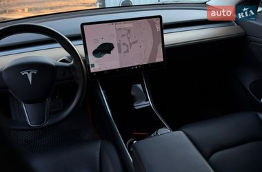 Седан Tesla Model 3 2019 в Киеве