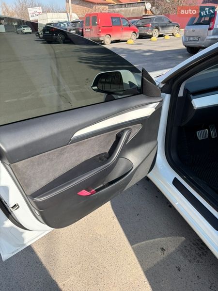Седан Tesla Model 3 2023 в Львові фото 16 Седан Tesla Model 3 2023 в Львові