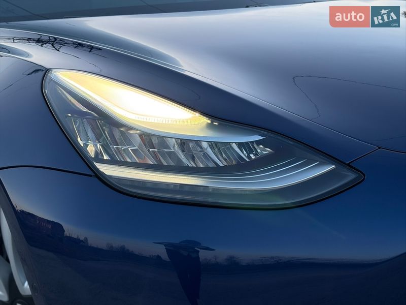 Седан Tesla Model 3 2018 в Дрогобыче