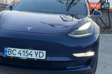 Седан Tesla Model 3 2018 в Дрогобыче