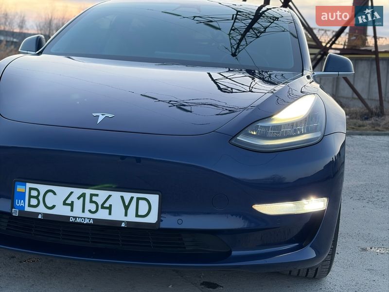 Седан Tesla Model 3 2018 в Дрогобыче