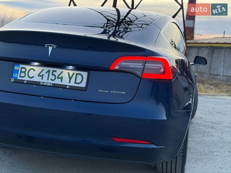 Седан Tesla Model 3 2018 в Дрогобыче