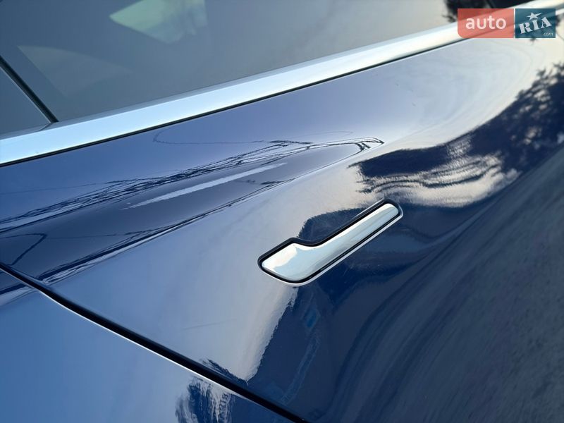 Седан Tesla Model 3 2018 в Дрогобыче