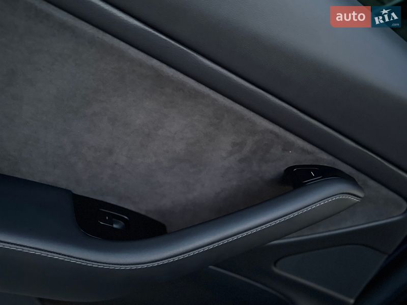 Седан Tesla Model 3 2018 в Дрогобыче