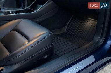 Седан Tesla Model 3 2018 в Дрогобыче