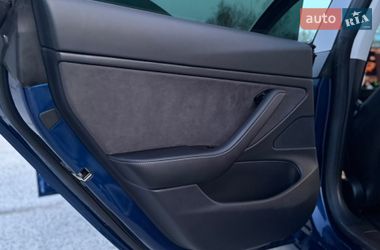 Седан Tesla Model 3 2018 в Дрогобыче