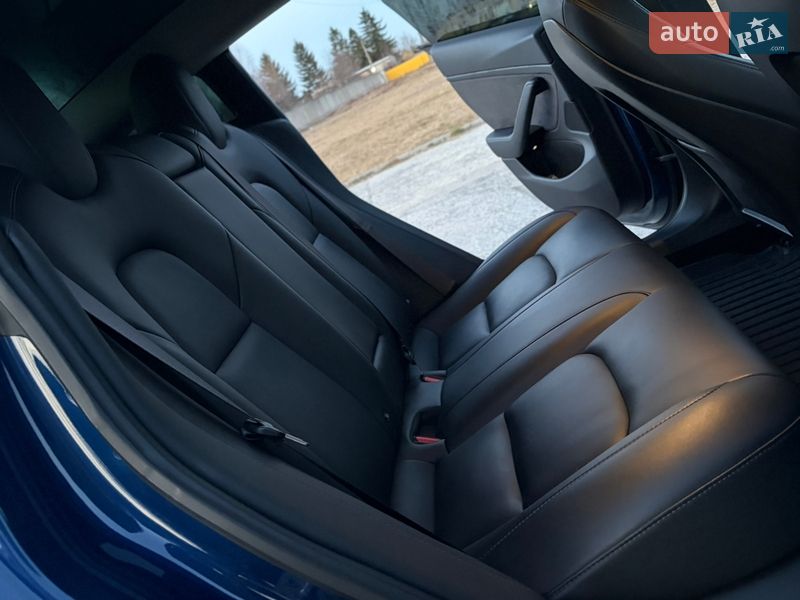 Седан Tesla Model 3 2018 в Дрогобыче