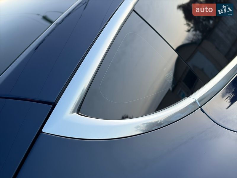 Седан Tesla Model 3 2018 в Дрогобыче