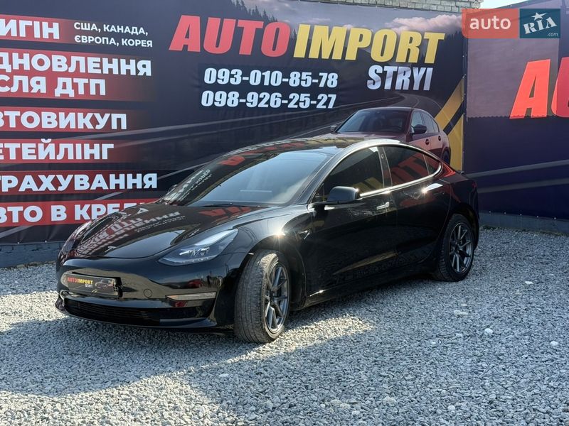 Седан Tesla Model 3 2023 в Стрые