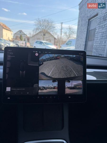 Седан Tesla Model 3 2023 в Стрые