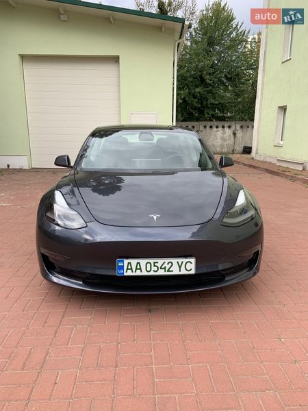 Седан Tesla Model 3 2021 в Киеве