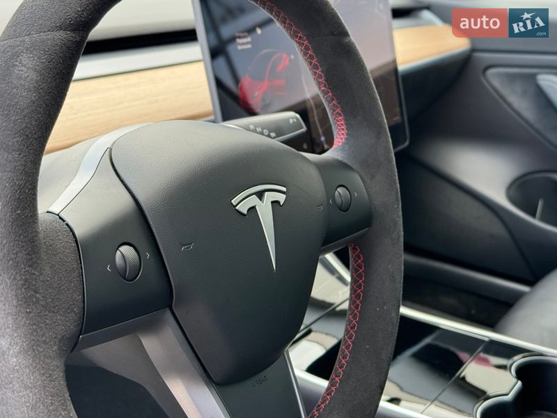 Седан Tesla Model 3 2019 в Луцьку