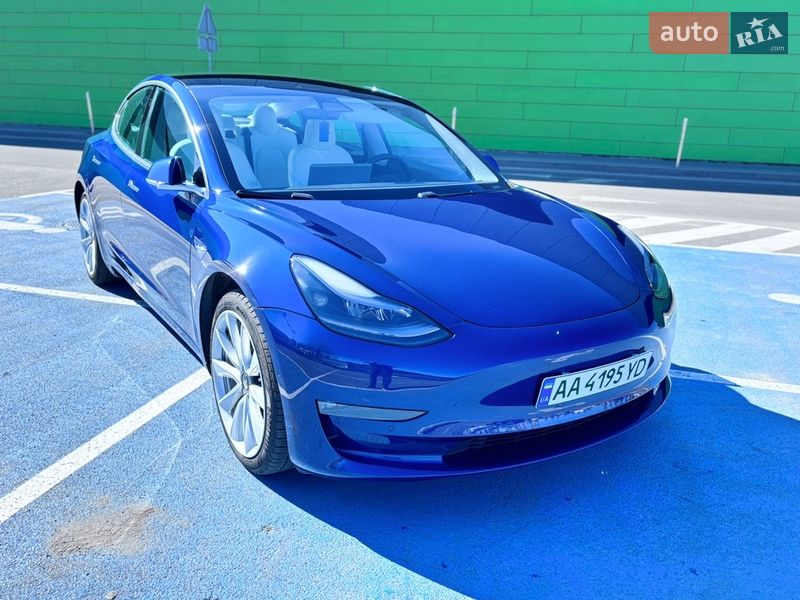 Седан Tesla Model 3 2020 в Києві