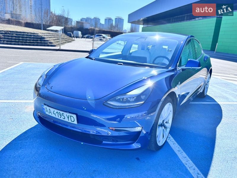 Седан Tesla Model 3 2020 в Києві