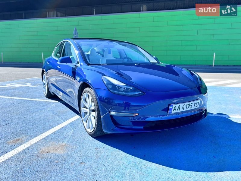 Седан Tesla Model 3 2020 в Києві