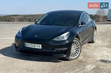 Седан Tesla Model 3 2018 в Львове
