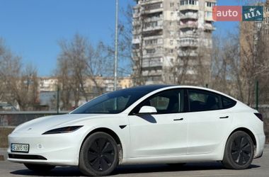 Седан Tesla Model 3 2024 в Кам'янському