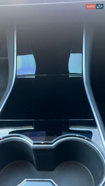 Седан Tesla Model 3 2018 в Киеве