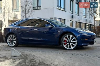 Седан Tesla Model 3 2018 в Киеве