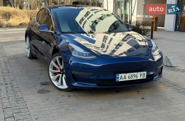 Седан Tesla Model 3 2018 в Киеве